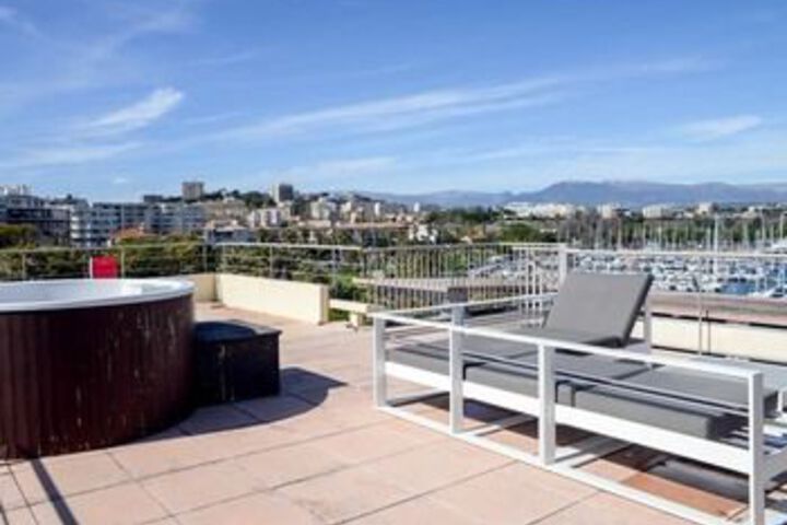 Terrace/Patio 10 of 14