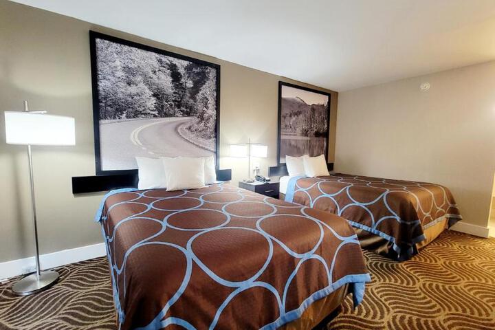 2 Double Beds (10 of 12)