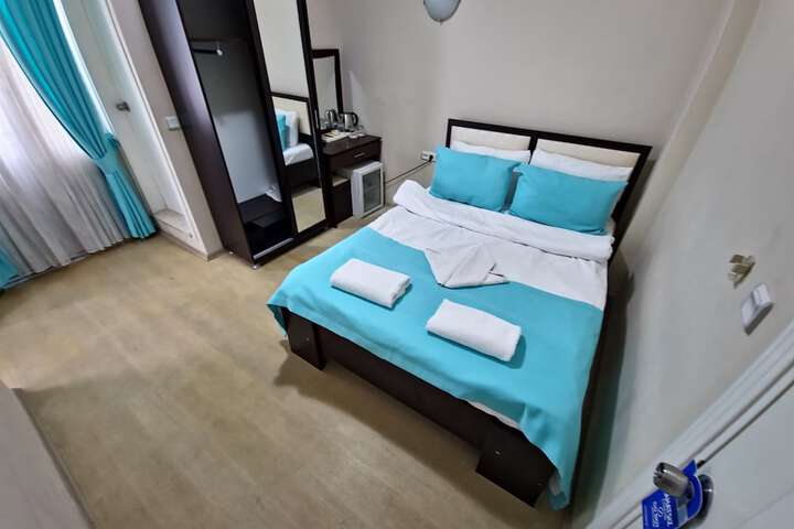 Room 8 of 53
