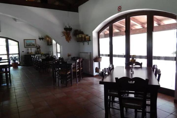 Dining 9 of 9
