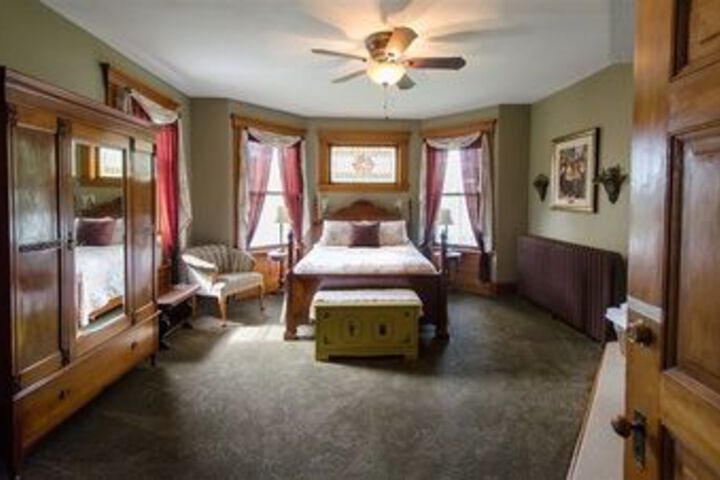 Room 30 of 47