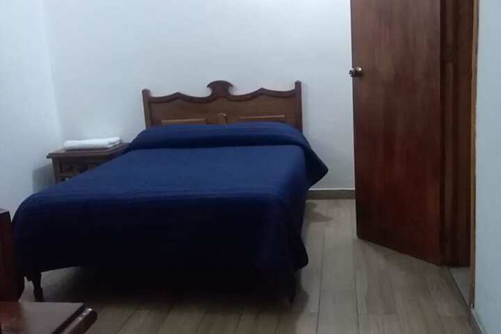 Room 6 of 12