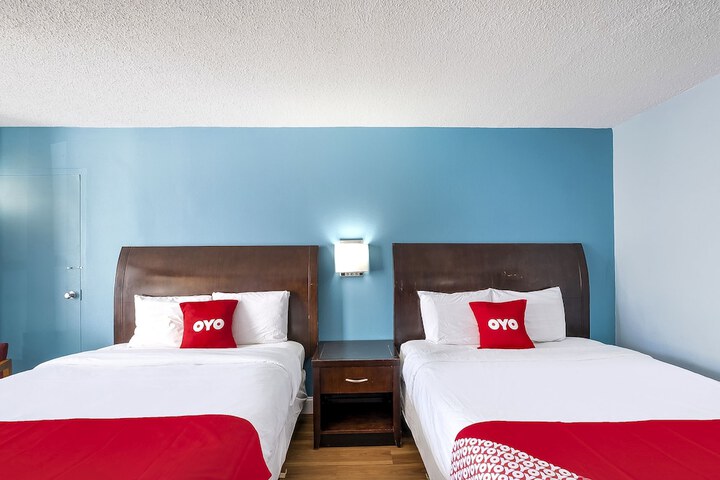 2 Queen Beds (7 of 7)