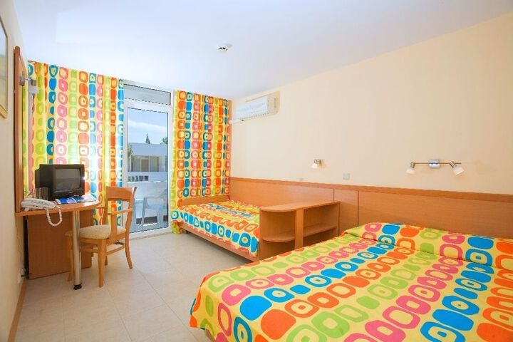Room 5 of 34