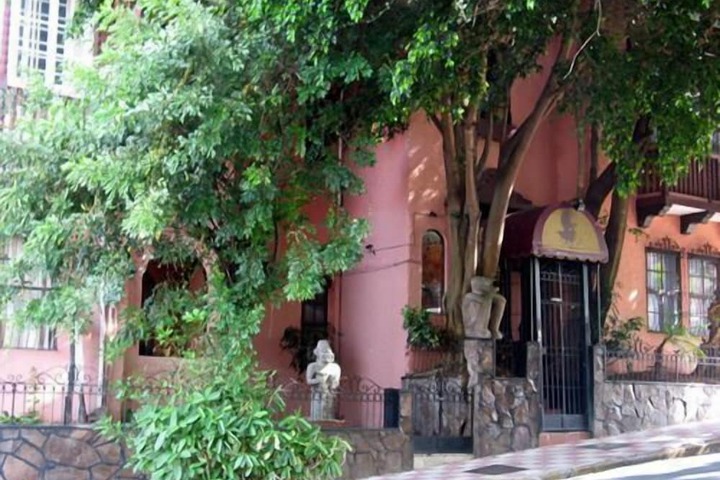 Hotel Entry