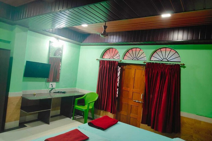 Room 10 of 26