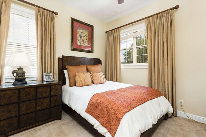 Room 3 of 34