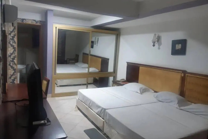 Champion International Hotel