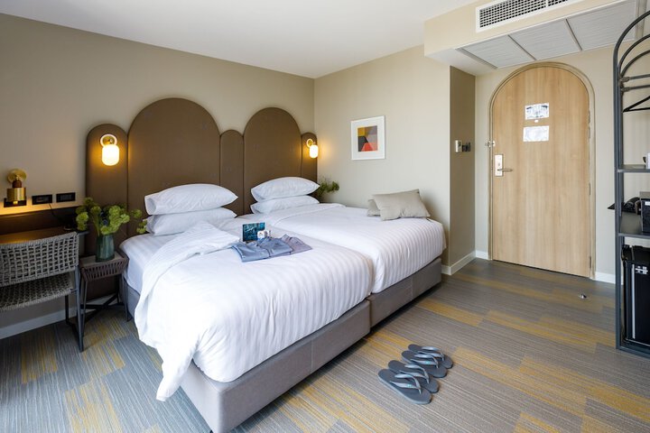 Room 26 of 161