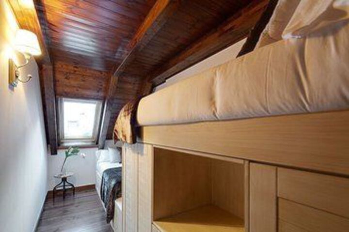 Room 14 of 31