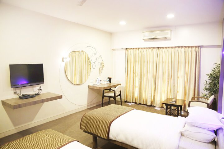 Room 7 of 72