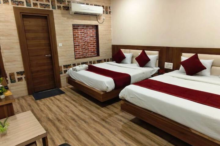 Room 8 of 24