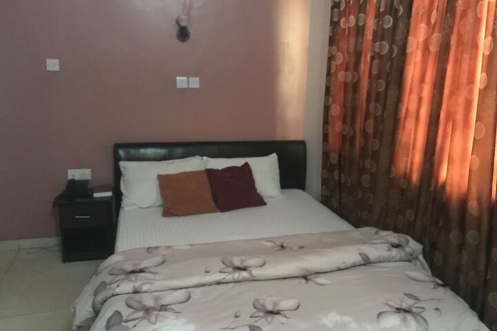 Room 7 of 29