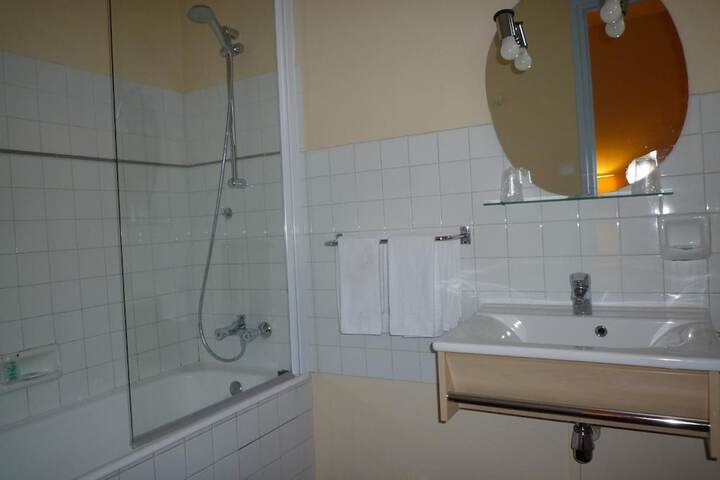 Room 21 of 45