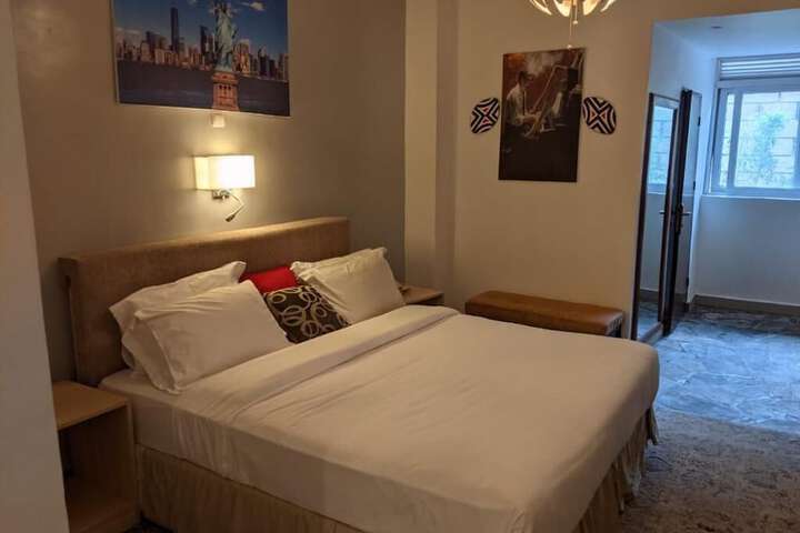 Room 6 of 26