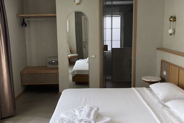 Room 7 of 64
