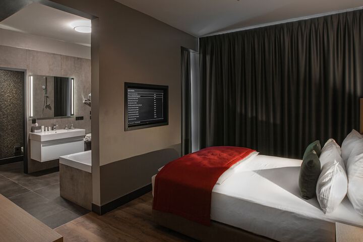 Room 7 of 46