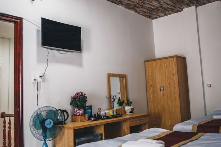 Room 7 of 34