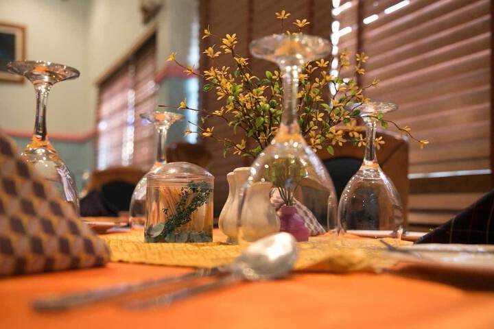 Dining 13 of 15