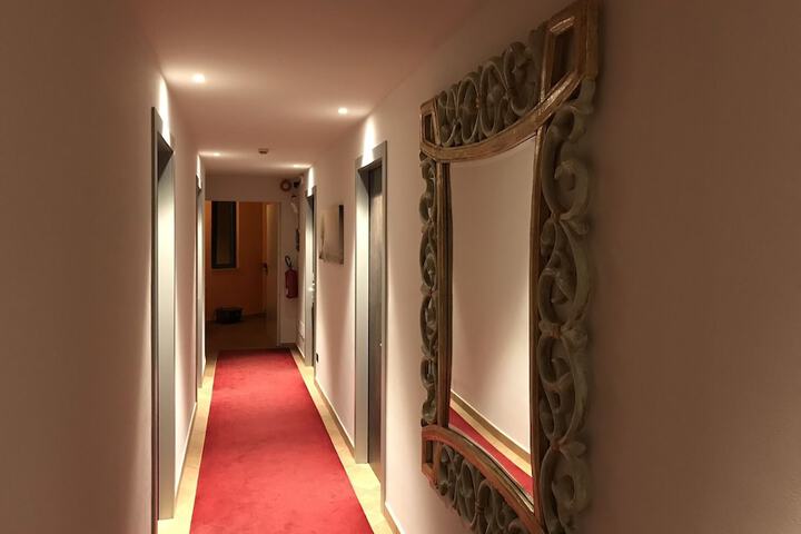 Ballroom/Hall 43 of 58