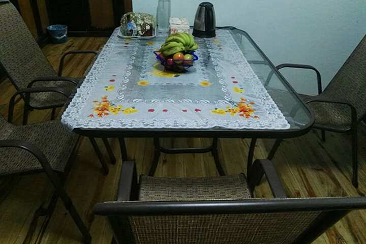 Dining 8 of 22