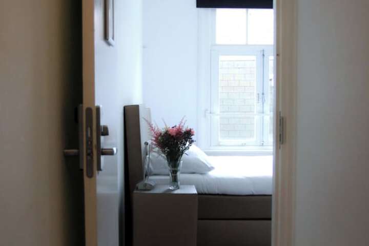 Room 50 of 132