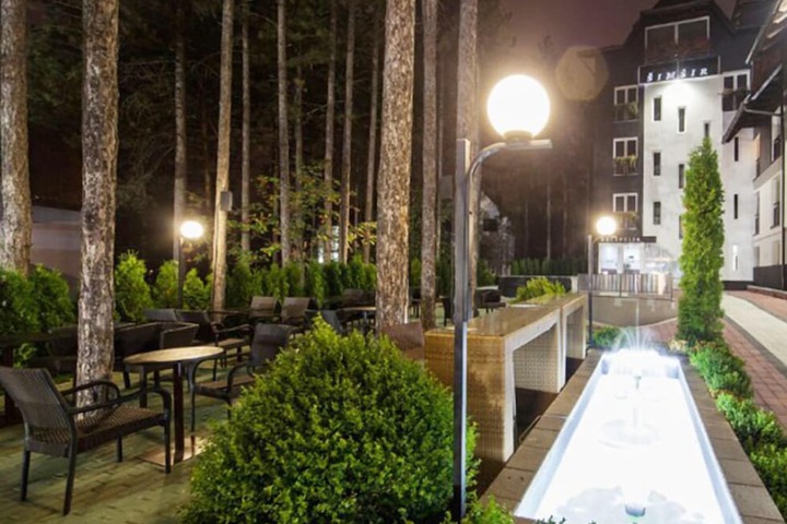 Hotel Exterior 40 of 43