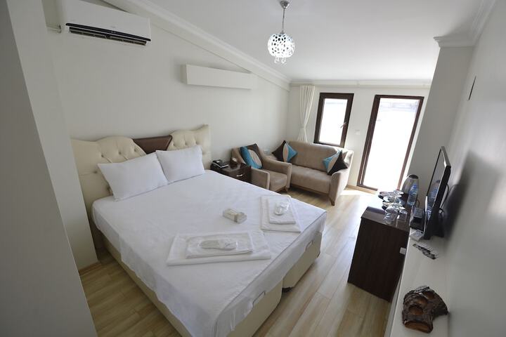 Room 10 of 22