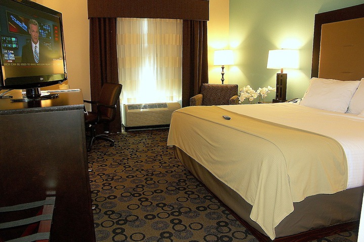 Room 3 of 53