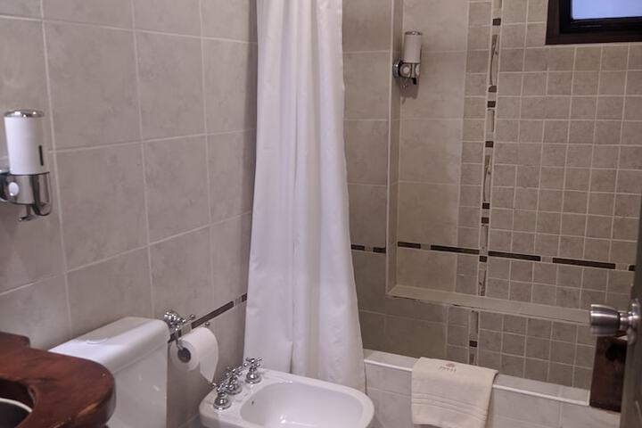 Room 32 of 48