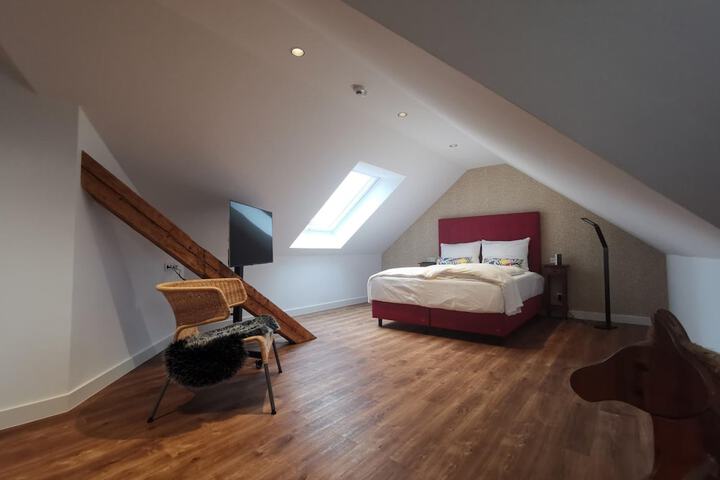 Room 11 of 31