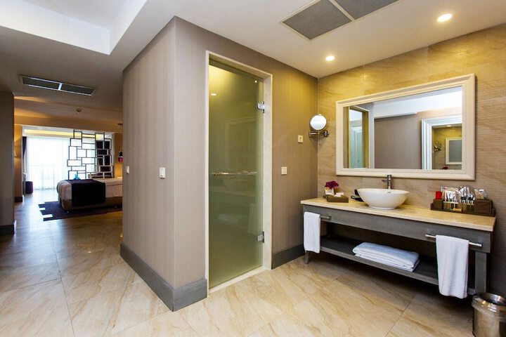 Room 36 of 115