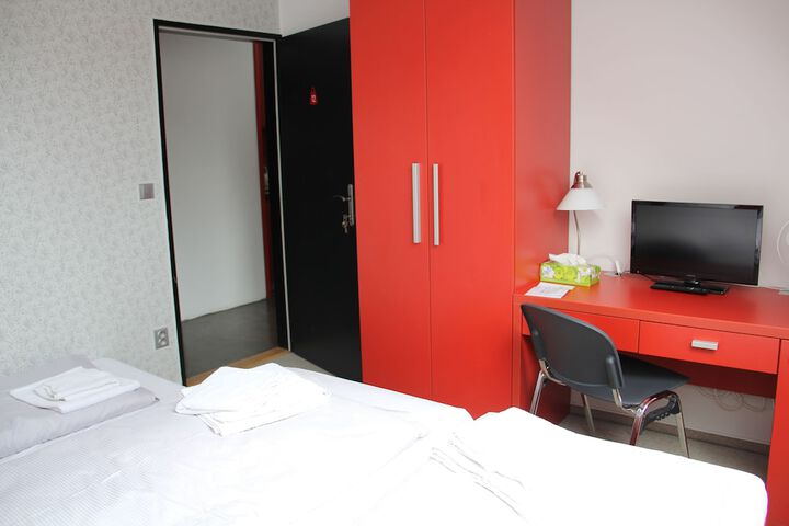 Room 13 of 39