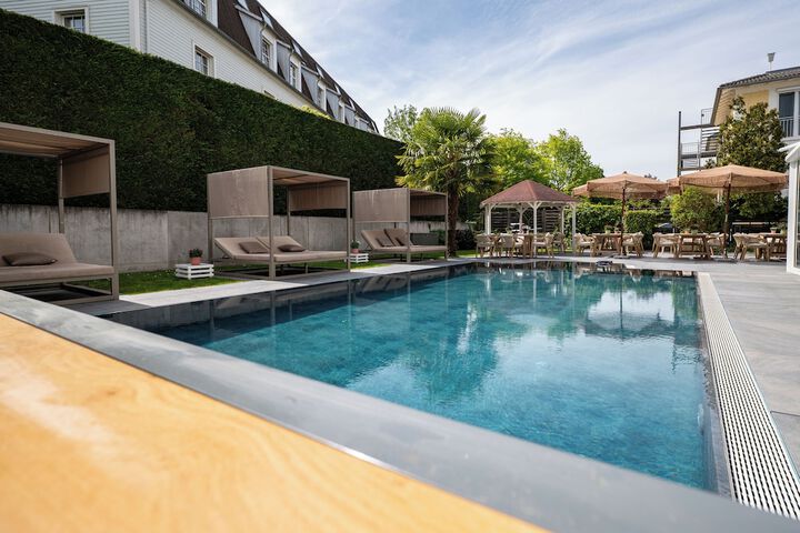 Pool 61 of 80