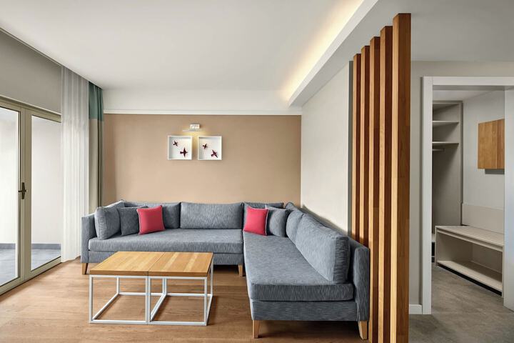 Room 11 of 203