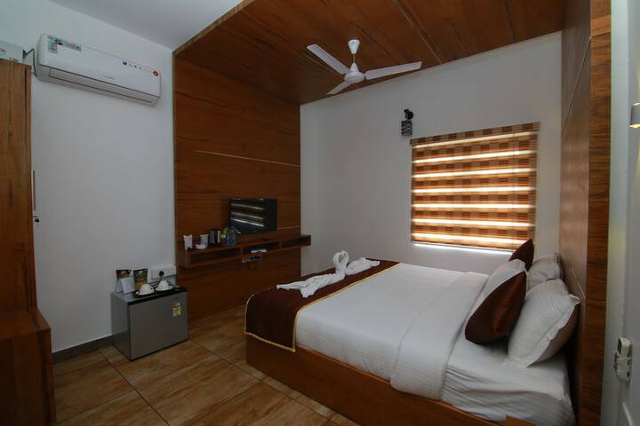 Room 3 of 25