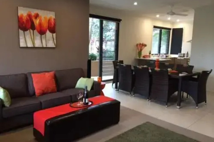 Room 2 of 9
