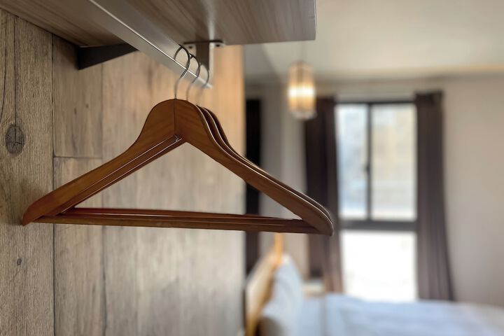 Room 2 of 34