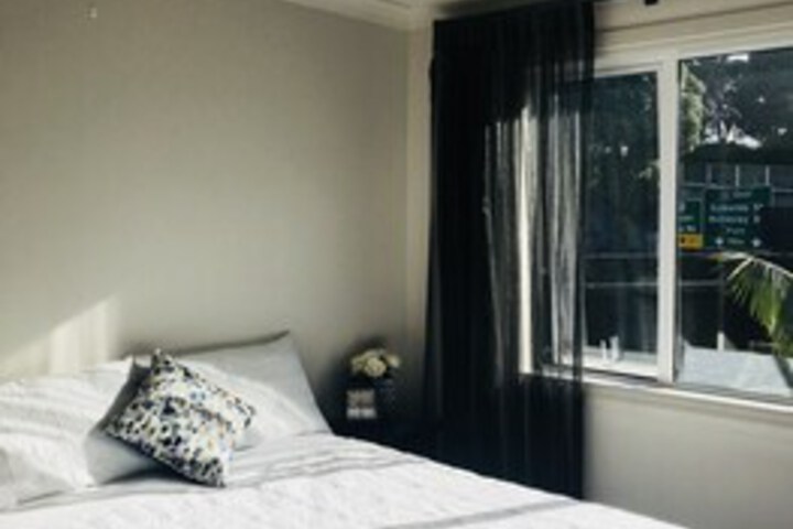Room 12 of 20
