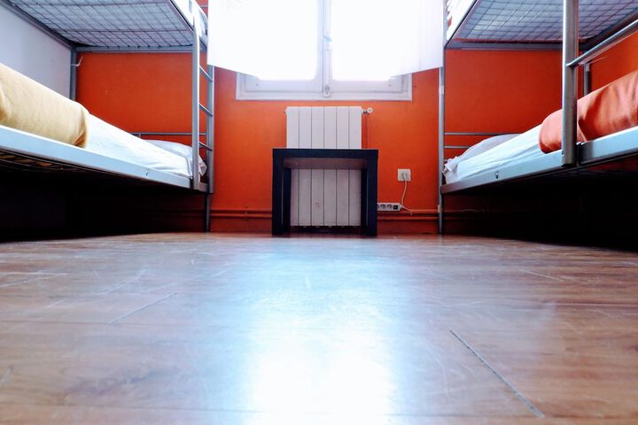 Room 28 of 61
