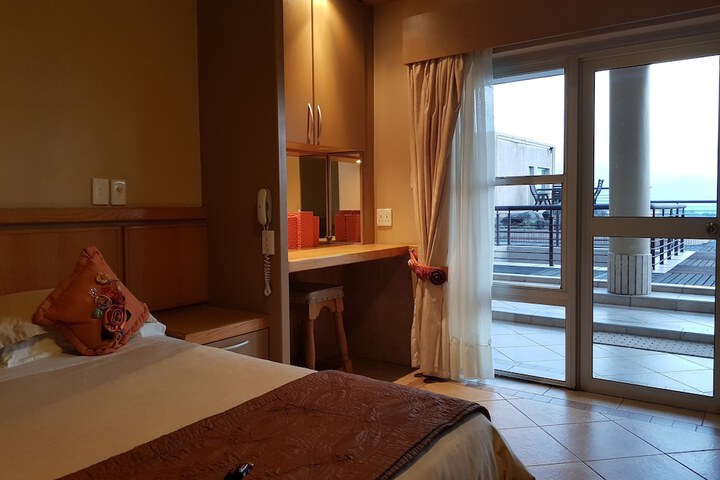 Room 8 of 40