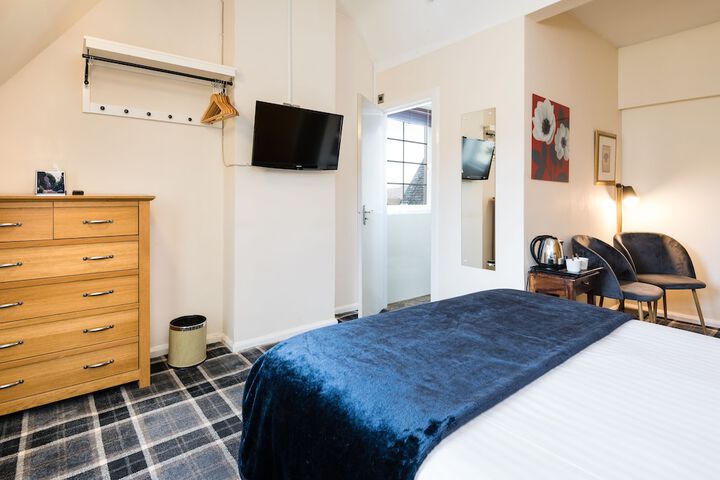 Room 4 of 55