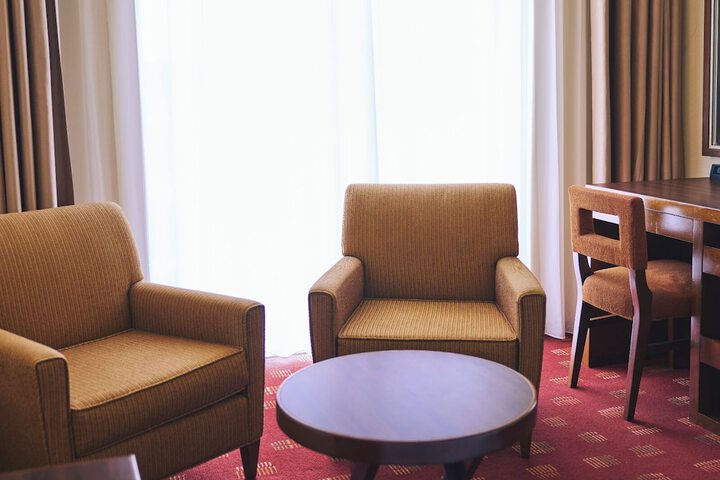Room 10 of 94