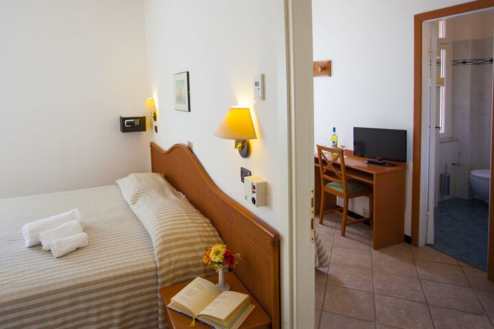 Room 5 of 51