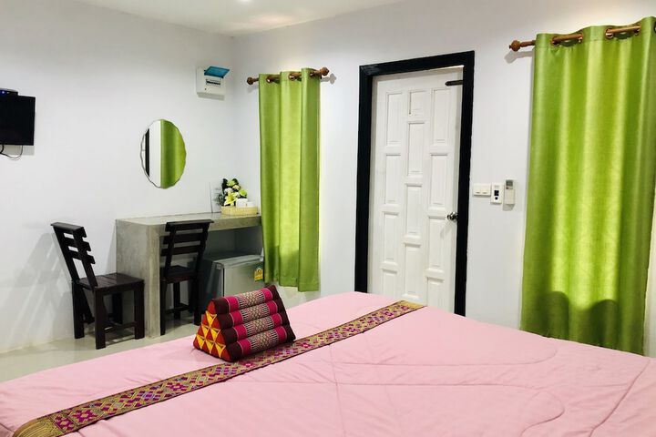 Room 14 of 38
