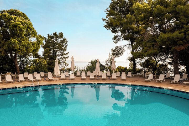 Pools & Facilities