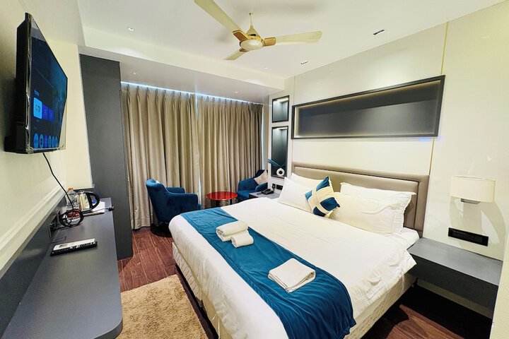 Room 10 of 50