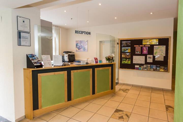 Entrance & Lobby