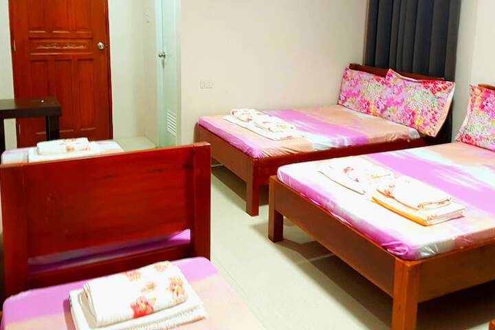 Room 5 of 7