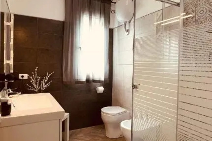 Room 6 of 7